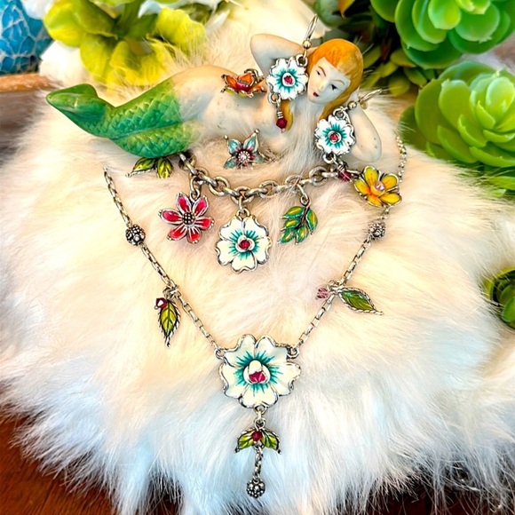 Feel the Magic while you shop ✨ 🪄✨Bundle your likes “♥️” Magically 30% off ✨🪄✨ - Picture 16 of 16